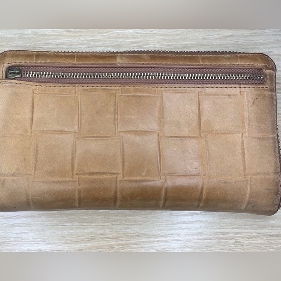 FOSSIL Brown Weave Imprint Leather Zip Around Clutch Wallet - Picture 6 of 16